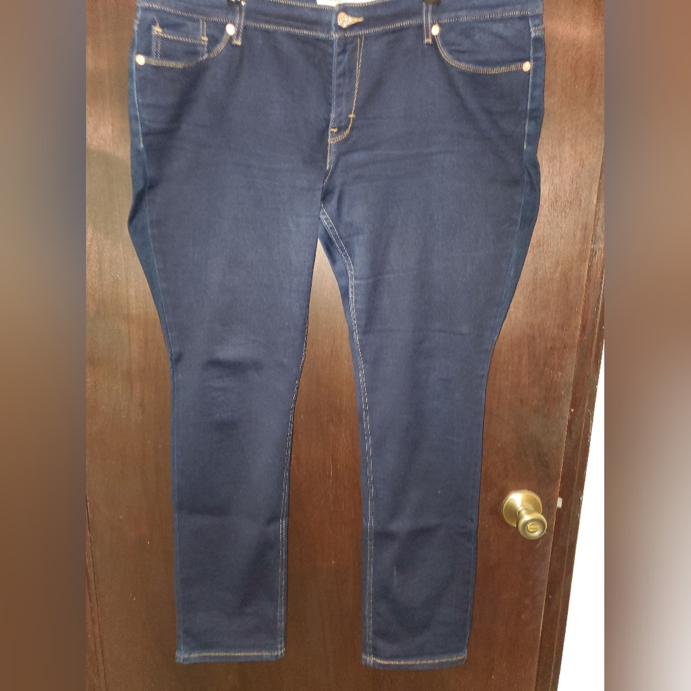 524 Skinny Levis